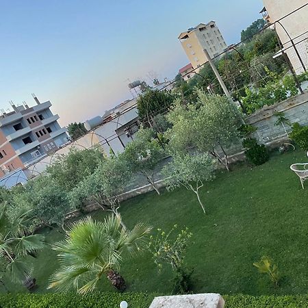 Vila Briart Lägenhet Durrës Exteriör bild