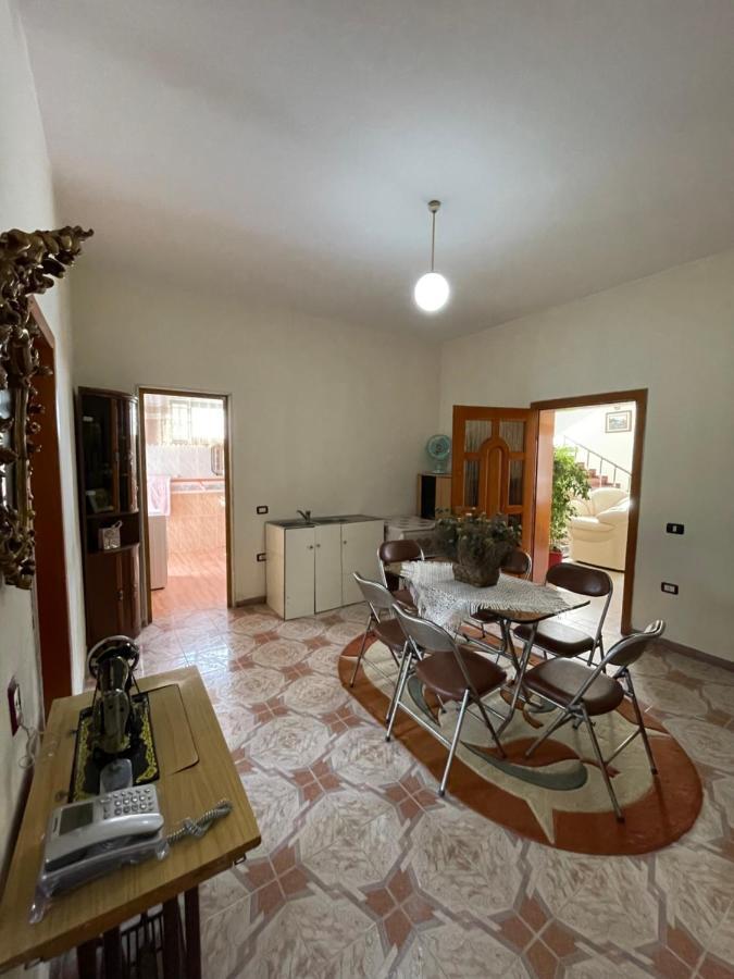 Vila Briart Lägenhet Durrës Exteriör bild