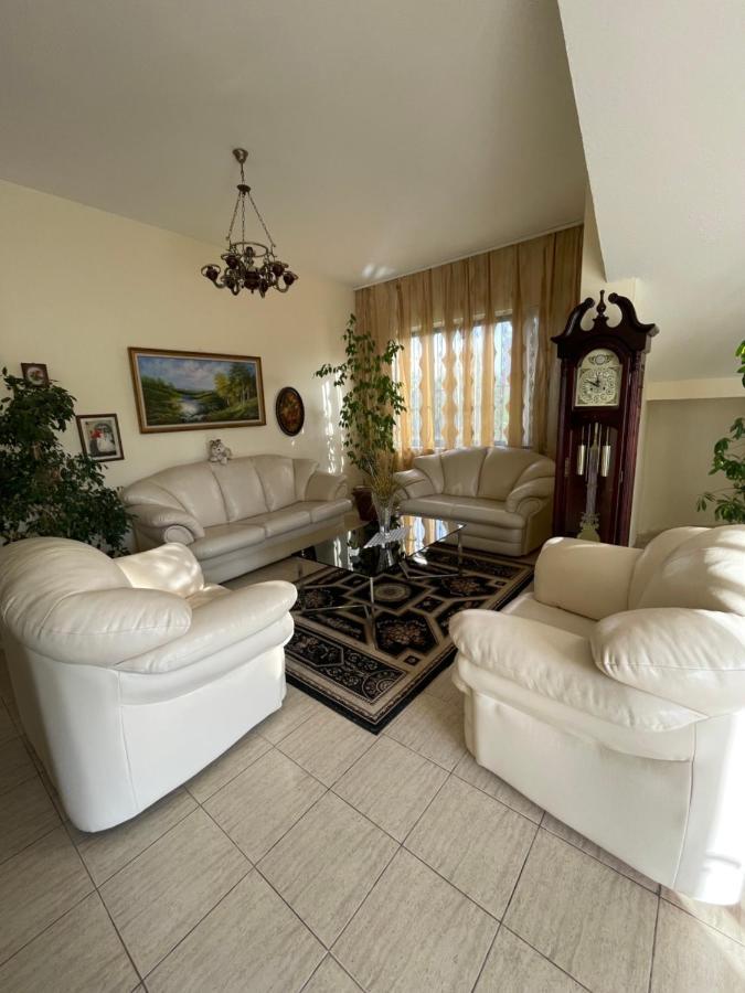 Vila Briart Lägenhet Durrës Exteriör bild