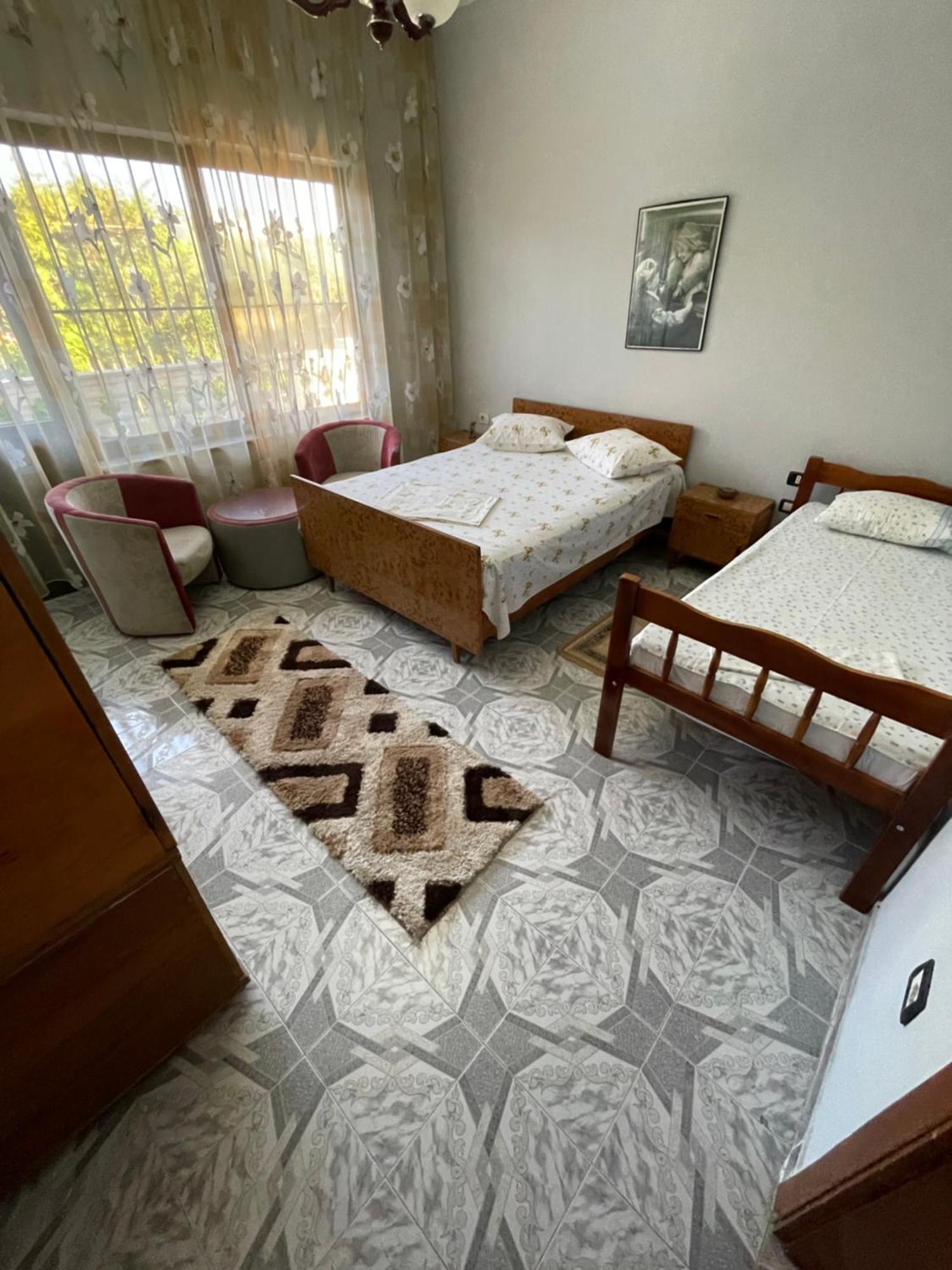 Vila Briart Lägenhet Durrës Exteriör bild