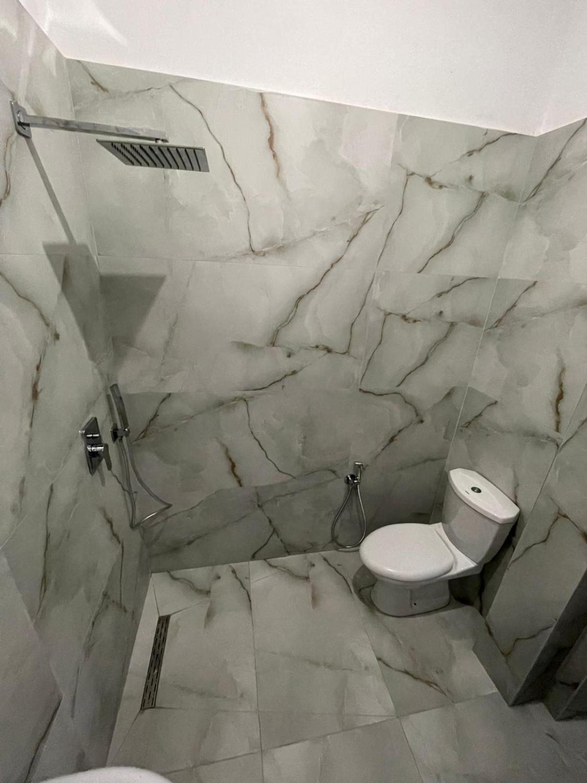 Vila Briart Lägenhet Durrës Exteriör bild